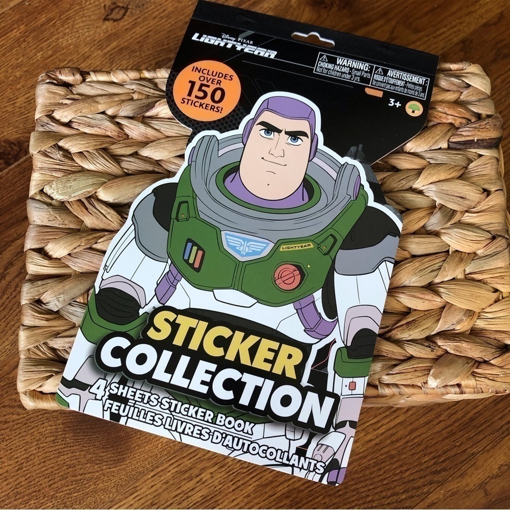 Disney Pixar: Lightyear 150 Sticker Collection